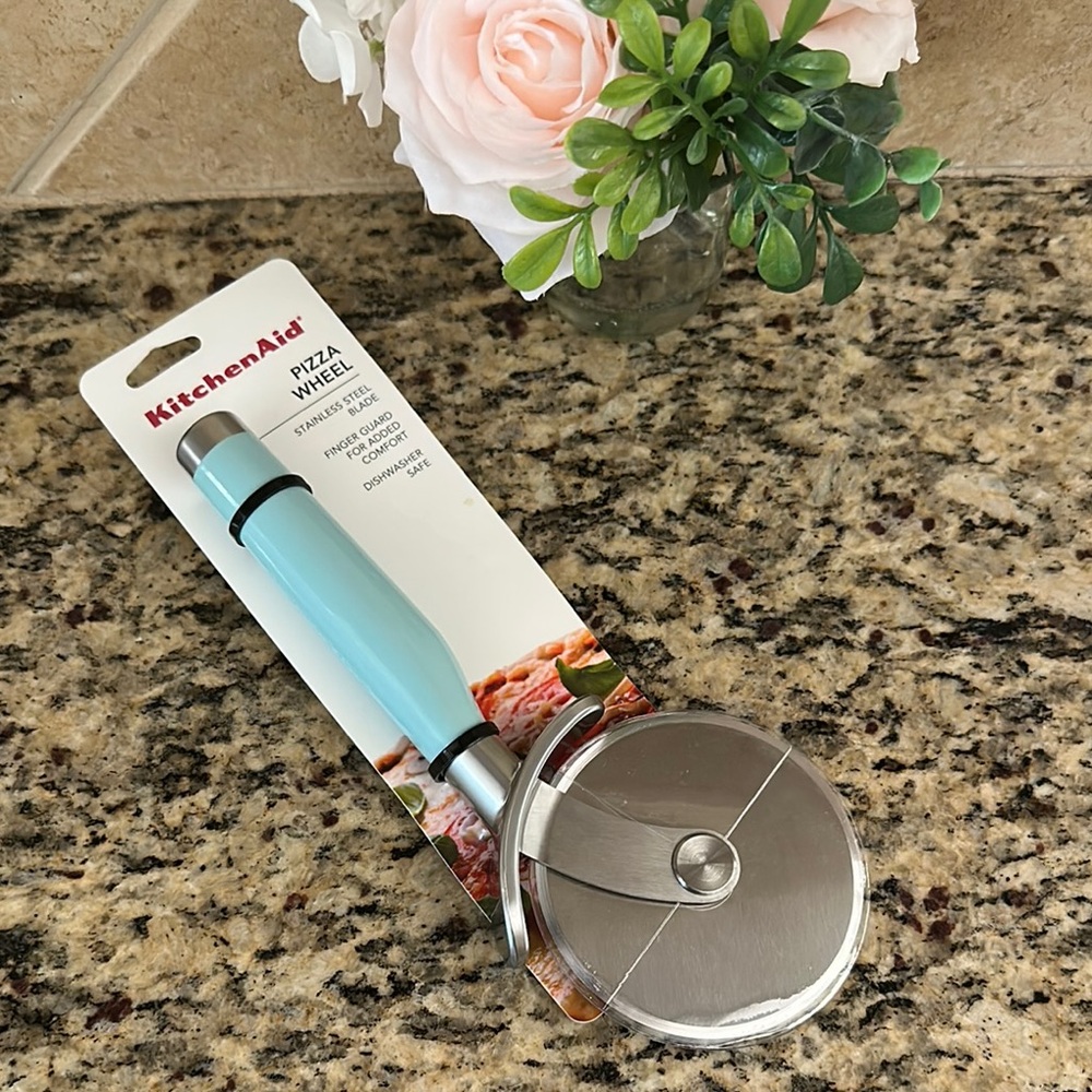 NWT KitchenAid Mineral Blue Pizza Cutter Slicer